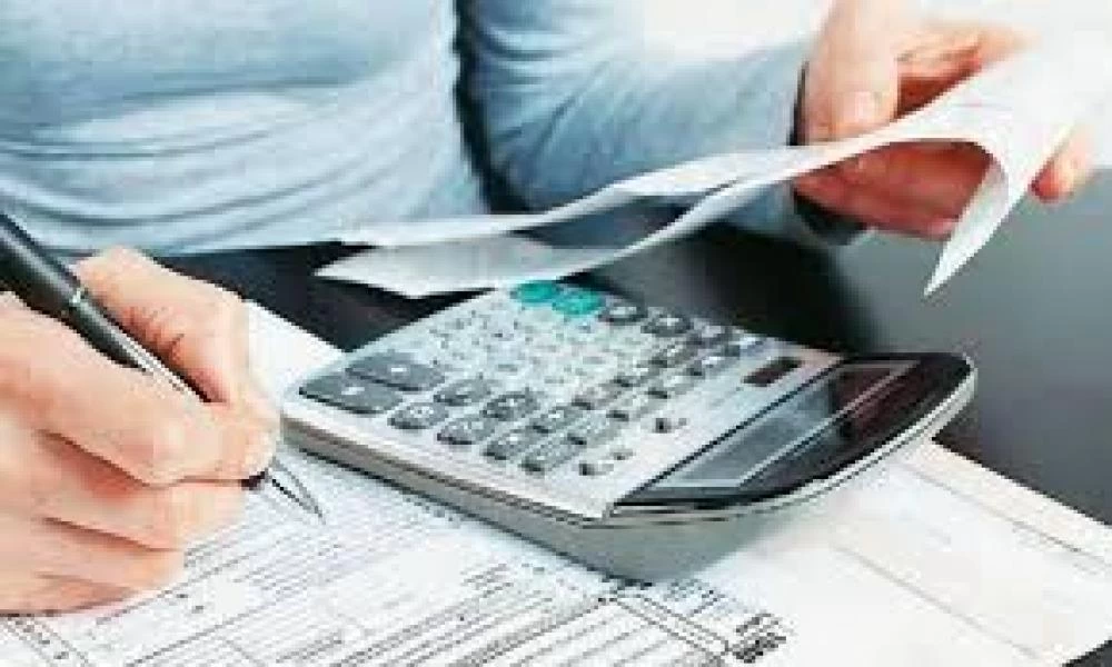 Ανατροπή στα φετινά εκκαθαριστικά: Επιστροφές φόρων έως και 1.930 ευρώ λόγω… αναστολών